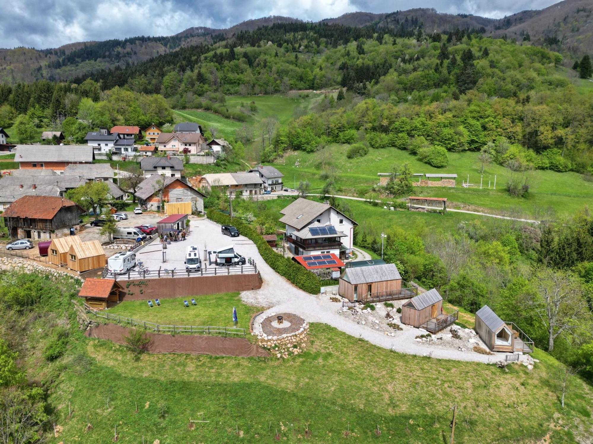 Hotel Golife Center Glamping Laze v Tuhinju Exterior foto